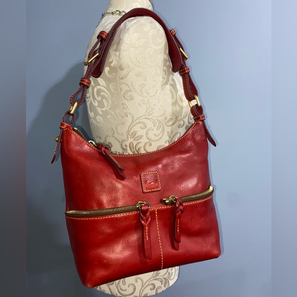 Dooney & Bourke Handbags - Dooney & Bourke Saffiano bag